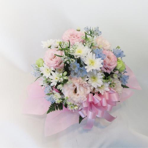お盆 お彼岸のお供え花アレンジメント スプレーマムを中心にしたお供え花アレンジメント