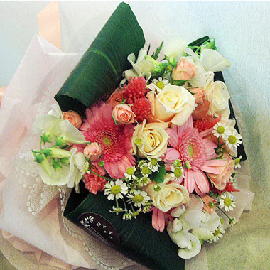 プロポーズのプレゼントにオススメ羽毛ケイトウの花束ブーケ 花言葉と一緒に花束をプレゼントしてみては