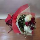 薔薇をあしらった花束ブーケ「cute/キュート」