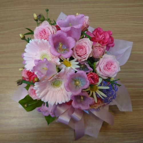 カンパニュラをあしらった「変わらぬ愛」オススメアレンジメント