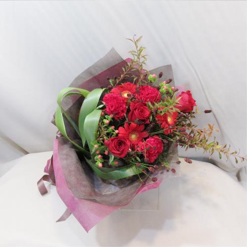 秋のお花 吾亦紅 ワレモコウ をあしらった花束 送別会や定年退職の贈り物としてもオススメな花束です 秋のお花 吾亦紅 ワレモコウ をあしらった花束 送別会や定年退職の贈り物としてもオススメな花束です