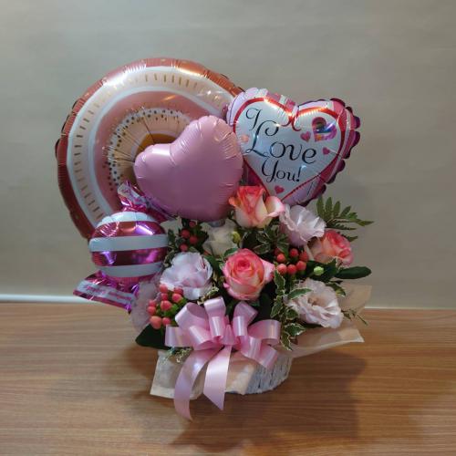 「虹/ボーホレインボー」バルーンアレンジメント「LOVE」(ピンク)